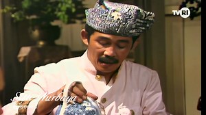 Sitti Nurbaya | Cuplikan Video eps.01 Sitti Nurbaya: Kasih Tak Sampai adalah sebuah novel klasik Indonesia karya Marah Rusli, diterbitkan pertama kali pada tahun 1922. Novel ini mengisahkan cinta tak berbalas antara Sitti Nurbaya, seorang gadis cantik dan baik hati, dengan Samsul Bahri, seorang pemuda yang tampan dan berpendidikan. Cerita berlatar di Padang, Sumatera Barat, pada awal abad ke-20. Sitti Nurbaya, putri seorang bangsawan, dipaksa menikah dengan seorang pria tua yang kaya, Datuk Mari