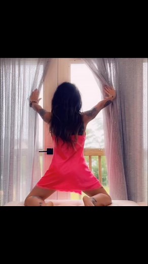 #cominginhot #cominginhottuh🔥🔥🔥 #morning #dress #early #wakeup #fyp#girlswithtattoos #neon #summer #girlswithglasses