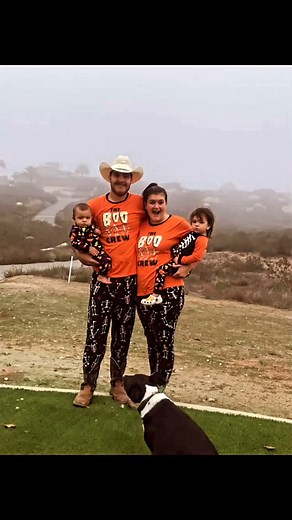 After having both of my shredders I was so fat I was 200lbs, I was so disgusted with myself. Before kids I wasn’t bad looking, anyway now I just want to be a MILF and hopefully one day a GILF. My goal is to have abs, tone 🍑 and legs. I know I have a lot to go still but I am enjoying my progress 💪 can’t wait to get there because I love working out and taking care of myself. Huge plus too is it helps with riding dirtbike a so I see it as a win win #gym #gymrat #mom #fat #workingout #gymmom #stro