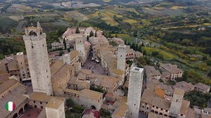 8.9K views · 503 reactions | San Gimignano: A Pérola Medieval da Toscana  San Gimignano é uma cidadezinha que parece ter saído de um conto de fadas. Localizada na região da Toscana, na Itália, ela é famosa por suas torres medievais que se erguem imponentes sobre o horizonte, rendendo-lhe o apelido de "Manhattan da Idade Média". | MADE IN ITALY UNO | Facebook