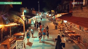 Descubra Canoa Quebrada, mar tranquilo, falésias incríveis, noites agitadas e delícias gastronômicas! O Ceará te aguarda! 🏖️🌄🍽️ #CanoaQuebrada #ParaísoNoturno. #Broadway #Praia #Aracati 📹 @descubraceara | CANOA QUEBRADA