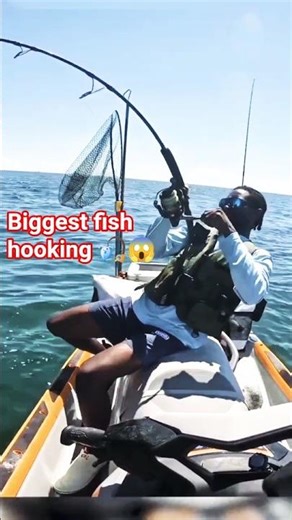 biggest fish hooking man 😱🎣 #shotrs #ami2 #fishinggear #hookfishing #bigfish #bigfishcatching #fish