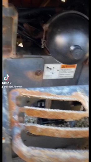 Farmer diagnostics #troubleshooting #heavyequipment #heavyequipmentmechanic #hdmech #hdmechdieselrepair #case #loader #tips #tipsandtricks #mechanic | DakotaHoffman Teach