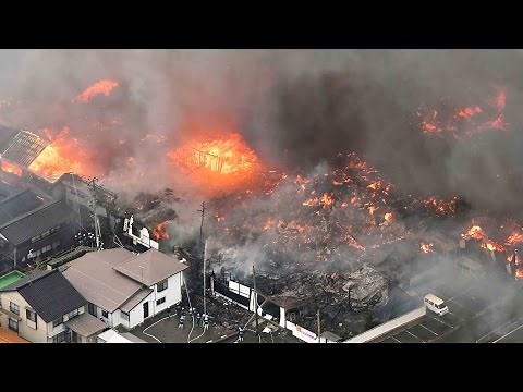 Massive fire engulfs140 buildings in Japan