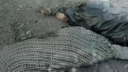 Abandonan dos cuerpos en la carretera Apatzingán-Cuatro Caminos