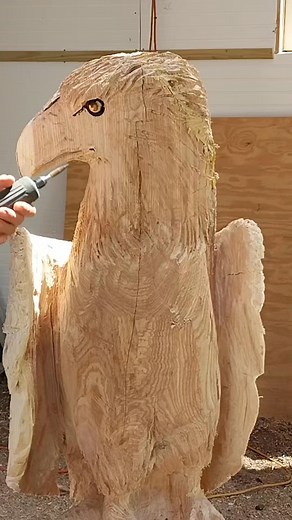 Carving Eagle Head #chainsawcarving #artwork #eagle #baldeagle #woodworking #totefaye #lovelife | ToteFayes Timber & Iron