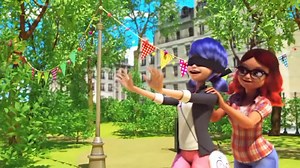 Marinette se va a su fiesta de cumpleaños sorpresa Pero su abuela regresa triste a la panadería y es akumatizada convirtiendose en Befana #Marinette #miraculous #ladybug #befana #SegundaTemporada #miraculousladybug | Ladybug Momentos 2.0