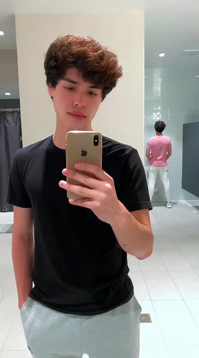 What guys really do in the bathroom 😳😂 @shane.mendes @andrew.davila