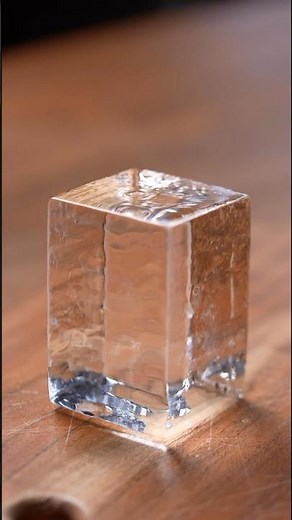 Get those ice diamonds 💎 #bartender #drinkrecipes #clearice