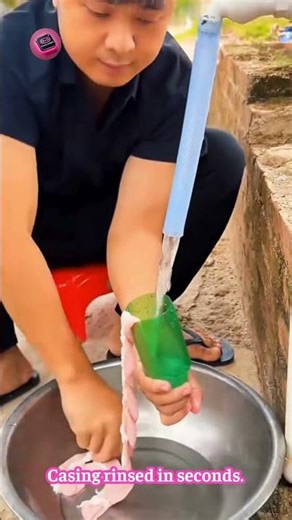 HIGH-SPEED CASING WASH TOOL — bottle-powered rinse cleans instantly #ButcherSkills #FoodPrep