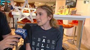 In MLB broadcast booths tonight is “A Langs Star,” in honor of MLB researcher and reporter, Sarah Langs, and all those living with ALS. These stars are on display to serve as a beacon of hope and unity. Get your Langs Star at StarsForSarah.Org 🎥: SNY | MLB