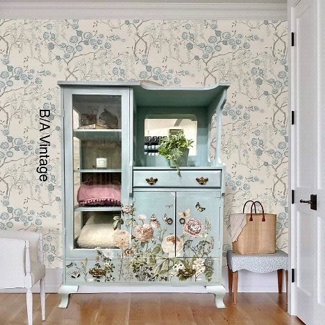 @bavintage used Svenska Blue on this magnificent piece. It's absolutely breathtaking. #anniesloan #anniesloansa #chalkpaint #anniesloanchalkpaintedfurniture #justpaintit #paintitbeautiful #svenskablue | Annie Sloan South Africa