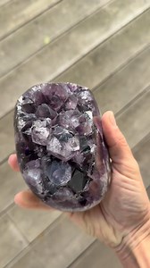 Soldes d'hiver: ❄️ 1 géode achetée = 1 surprise offerte ❄️ Envie...