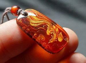 Pendentif phénix fait main en ambre de la Baltique - Symbole de renaissance et de force, amulette sculptée d'oiseau de feu - Etsy France