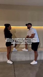 O verdadeiro treino híbrido desde 2012, pra quem nunca fez os meus treinos de academia, eles são assim, e hoje foi dia da @bellacampox, que já faz meu treino pra casa, testar 🔥 Se você gosta de musculação, faça esse treino amanhã ⬇️ e comenta “QUERO” pra entrar pro time. 4 minutos de cardio 🔥 Conjugado 1️⃣ 1. Sumô 3x10 2. Agachamento com desenvolvimento 3x10 Conjugado 2️⃣ 1. Elevação pélvica 3x10 2. Agachamento com bíceps 3x10 5 minutos de cardio 🔥🔥 Conjugado 3️⃣ 1. tríceps cabo 3x10 2. ⁠Aga
