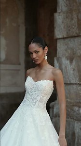 Veni Infantino romantic wedding dress "Audrey" style 63245 #bride #bridalinspo #weddingdress