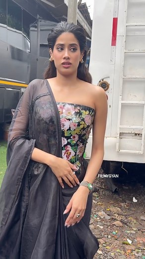 Janvi Kapoor #janvi #janvikapoor #cid #daya #janhvikapoor #bollywoodhot #shreya #bollywoodactress #dayanandshetty #bollywoodfashion #janhvikapoorfans #purvi #janhvi #bts #acppradyuman #abhijeet #hrishikeshpandey #fashion #shivajisatam #janhvikapoorhot #abhijeetcid #sachin #dineshphadnis #chitrole #anshasayeda #inspectorpurvi #pankaj #seniorinspectorabhijeet #inspabhijeet #narendragupta | Janvi Kapoor