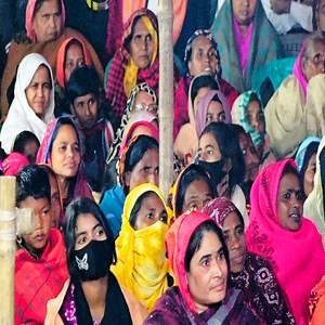 16K views · 382 reactions | এই কনকনে শীতে গ্রামের মা খালারা চরম মজা নিল জেরিনের গানে | Sampan Media | Facebook