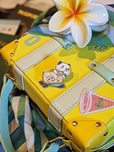 Travel Set: Otter With Suitcase Hard Enamel Pin | Gold Plated | Cute Gift | Pin Collectors - Etsy