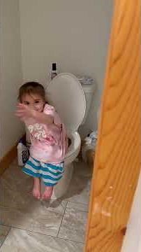 CUTE 4 YEAR OLD GIRL POTTY TRAINING 🚽 toddler milestone #toddler #cutegirl #training #pottytrain