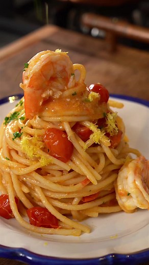 How to male a shrimp lemon spaghetti, Italian style 🦐 🍋 #reels #italiandish #shrimpspaghetti #spaghettirecipe #italiancooking #pastarecipe | The Pasta Queen