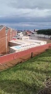 KZN -Reports of looting in the area. | Suburban Control Centre