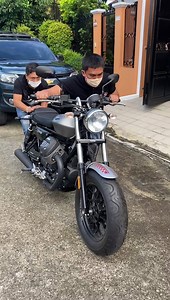 MOTO GUZZI 🇮🇹🏍 Bang for the buck premium bike transpo!👊 BIKE HAULER it!!! Premium service. Guaranteed “Cheaper than affordable”!!! #BikeHaulerTowingService #BigBiketowing #speedyandsafedelivery #deliveryinmotion #caringyourload #motorcycletowing #cheaperthanaffordable | Bike Hauler Motorcycle Towing Service