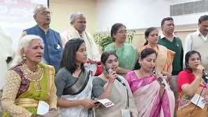 ಪ್ರತಿ ವರ್ಷದಂತೆ, 2025 ರ ಹೊಸ ವರ್ಷದ ಆರಂಭದಲ್ಲಿ ಅದಮ್ಯ ಚೇತನ ಅನಂತ ಸೇವಾ ಉತ್ಸವ 2025 ರಲ್ಲಿ ದೇಶಭಕ್ತಿಯ ಪ್ರತೀಕವಾಗಿ ನಮ್ಮ ರಾಷ್ಟ್ರದ ಸಾಂಸ್ಕೃತಿಕ ವೈಶಿಷ್ಟ್ಯಗಳನ್ನು ಬೆಳಗಿಸುವ ಹಾಗೂ ದೇಶಭಕ್ತಿಯ ಚೈತನ್ಯವನ್ನು ಹರಡುವ ಮೂಲಕ ಸಮಾಜವನ್ನು ಒಗ್ಗೂಡಿಸುವ "ಅಖಂಡ ವಂದೇ ಮಾತರಂ" ಗಾಯನವು ಸಾವಿರಾರು ಕಂಠಗಳಿಂದ ಏಕಕಾಲದಲ್ಲಿ ಮೊಳಗಿತು. ಇದು ನಮ್ಮ ರಾಷ್ಟ್ರದ ಐಕ್ಯತೆ, ದೇಶಪ್ರೇಮ ಮತ್ತು ಸಾಂಸ್ಕೃತಿಕ ಪರಂಪರೆಯನ್ನು ಹೊಸ ತಲೆಮಾರುಗಳಿಗೆ ಪೂರೈಸುವ ಪ್ರಯತ್ನವಾಗಿದೆ. | Tejaswini Ananthkumar