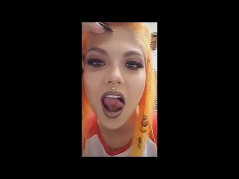 GIRL TONGUE TRICKS ! Amazing&incredibly ! SPLIT TONGUE ! 2017