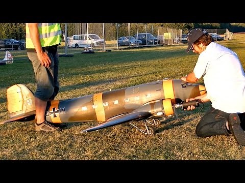 DOUGLAS C-47 SKYTRAIN GIANT RC AIRPLANE MODEL DEMO FLIGHT / RC Airshow Airliner Meeting 2015