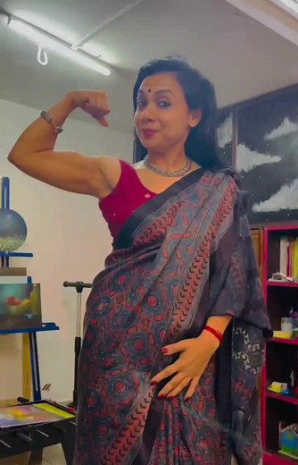 4.3K views · 44 reactions | saree and bicep ❤️ #bodybuilder #sareestyle #biceps #flex #saree #fitnessmodel #muscle #treading #gymlifestyle | Saree muscle factory | Facebook