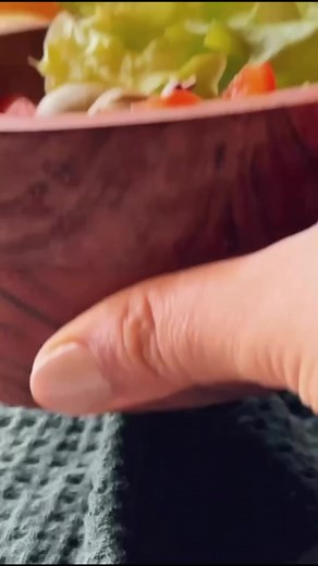 Spray it with #sunshine this week! Our 2cal Spray Cold Pressed Extra Virgin Olive Oil is made using the freshest Spanish olives and islight and fruity in taste. Ideal for light salad dressings, marinades and dips - adding the perfect touch of Mediterranean to your meals.#sussed #getsussed #oliveoil #2cal | sussed | Facebook