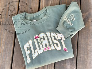 Custom Appliqué Name Sweatshirt | Personalized Floral Crewneck | Boutique Embroidered Name Shirt - Etsy