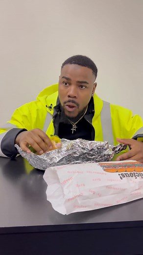 When your co workers start arguing in the break room 😂😂😂😂 | Laughify