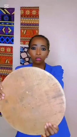 Tuto, Diy: voici comment faire tes chapeaux en paille Whatsap 237 678990457 #tutorial #diy#fabrication #astucesnaturelles #conseils #artisanat #custom #customisation #fascinator #ankara #pagne #montpellier #paris #france #toulouse #lyon #montreal #monpellier #gouadeloupe #espagne #Allemagne #canada #toronto #troisrivieres #istanbul #Turquie #mexico #mexique #geneve #suisse #italia #rome #venice #berne #zurique #londres #USA #usareels #EtatsUnis #martinique Je n'ai pas les droits d'auteur sur la 