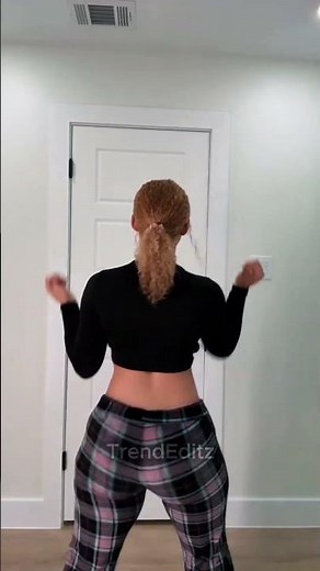 Juicyyyy! Wait For It ..... 🍑🖤