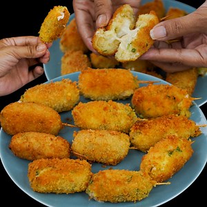 12K views · 121 reactions | Looking for a quick and delicious iftar snack? Try this crispy and cheesy potato snack that’s super easy to make at home! #RamadanRecipes #IftarSpecial #CheeseSnacks #CrispyAlooSnacks #Ramadan2025 | N'Oven - Cake & Cookies | Facebook