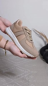 👢 NOUVELLE COLLECTION AUTOMNE HIVER 🍂 Alliez confort et style avec nos bottines tendance à semelle compensée ! Pointures disponibles du 36-37-38-39-40-41 | CHIC SHOES