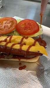 2.1K views · 19 reactions | Mehr ist immer besser!  Daher könnt ihr bei uns aus bis zu 15 kostenlosen Toppings auswählen und euch den perfekten Hot Dog zusammenstellen!  | Five Guys Deutschland | Facebook