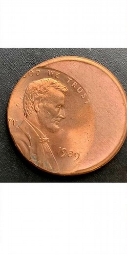 1989 Lincoln Memorial Penny Error One Cent -Off Center Strike.Value 20.00$+ based on condition