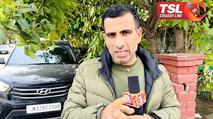 Angry Driver blocks traffic, Cops manage traffic during heavy rain in Jammu | The Straight Line