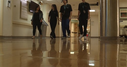 Candy stripers return to Tucson Medical Center