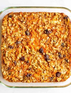 Carrot cake baked oatmeal