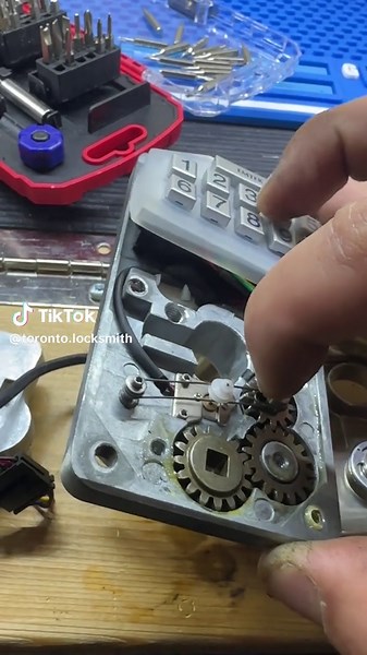 toronto.locksmith on TikTok