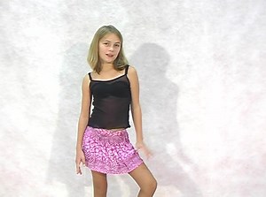y123 Anna posing 2006-10-17