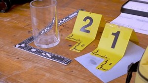 Yellow Evidence Markers Fingerprints Glass Demonstration: стоковое видео (без лицензионных платежей), 3736911345 | Shutterstock
