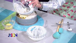 Pineapple Upside Down cake anyone? The Palm Springs Baker returns with a sweet recipe for Easter. Plus, hear more about his recent show with Lucie Arnaz. | The Jason Show