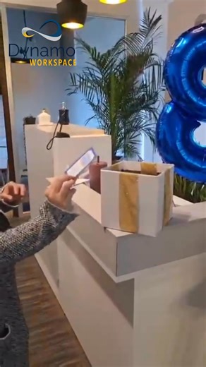 ¡Celebramos 8 años de historias y crecimiento en Dynamo Zona 10! 🎂 Nuestra comunidad es el corazón de este espacio y la razón de nuestro éxito. Ver sus logros nos inspira a seguir siendo la mejor base para sus proyectos. ¡Gracias por ser parte de la familia Dynamo! 🧡 #DynamoZona10 #8voAniversario #ComunidadDynamo #CoworkingGT #FiestaDynamo #HistoriasDeExito #Guatemala #DynamoWork | Dynamo Workspace