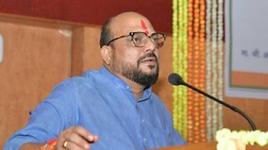 गुलाबराव पाटील यांनी खडसे कुटुंबीयांचा किस्सा सांगितला, म्हणाले, तुमचा खोका तुम्ही...