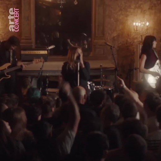 🎸 Il est le rocker intemporel par excellence. Ecoutez Iggy Pop faire vibrer le foyer de la Gaîté Lyrique dans un concert endiablé. | ARTE Concert